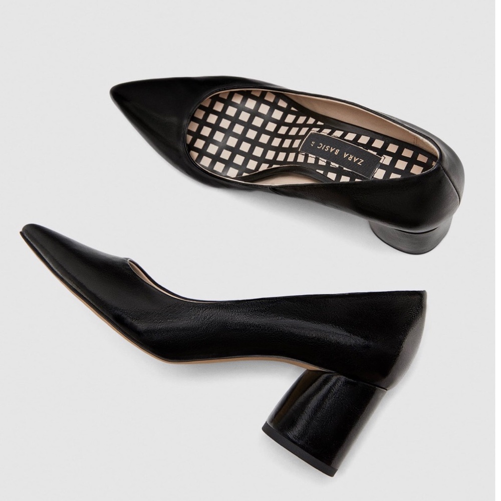 Block heel shoes